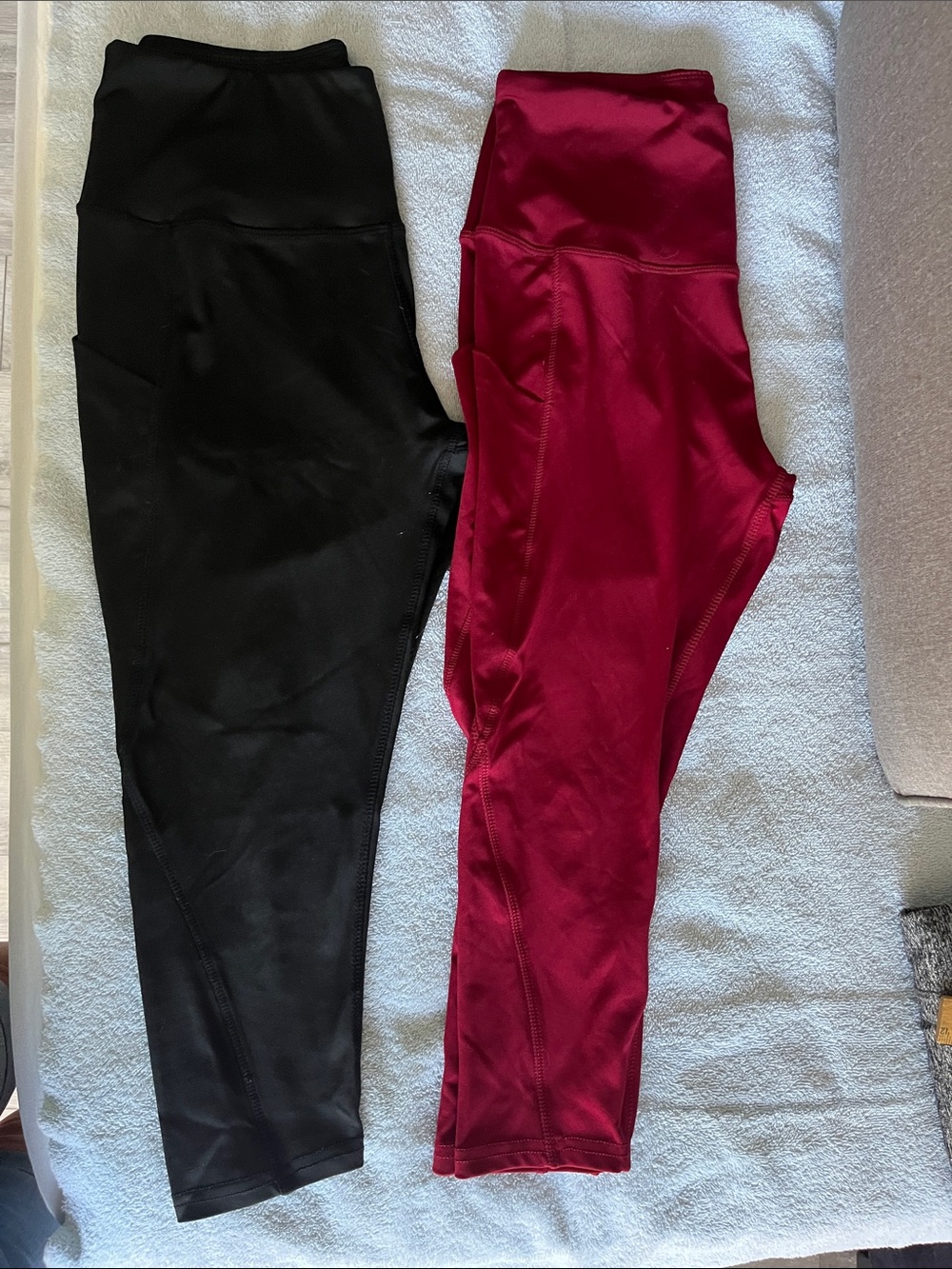 Women’s High-Waist Capri Active Leggings with Pockets - Set of 2 - Black & Red